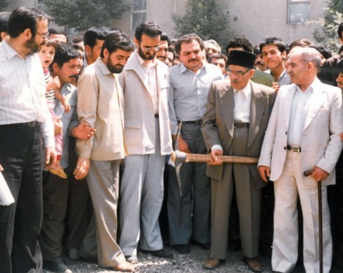 آن پیرمردِ مصلحت‌اندیشِ آینده‌ساز