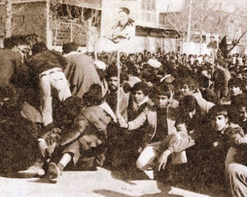 در کارخانه، حزب فعال بود